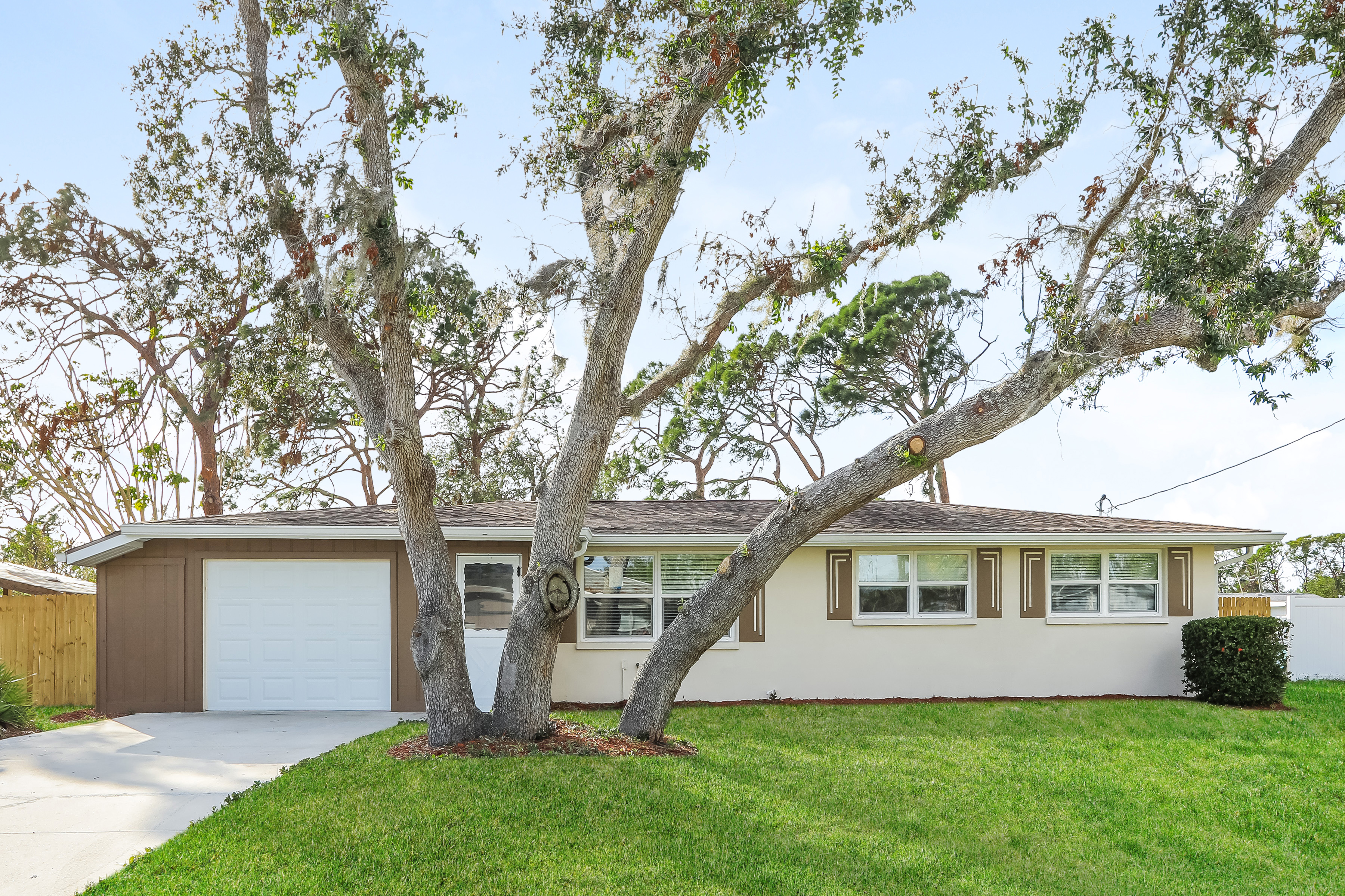 60 HARWICH ENGLEWOOD, FL 34223